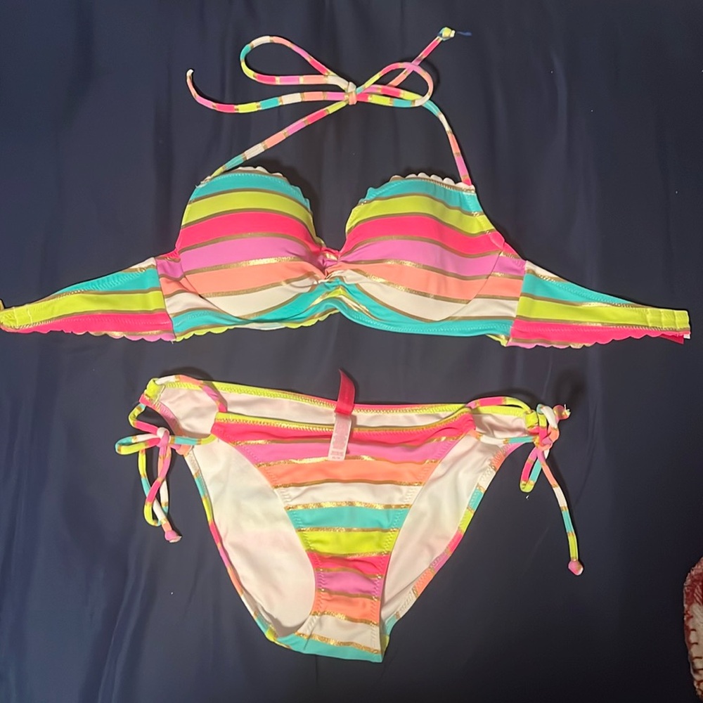 Victoria’s Secret bikini
